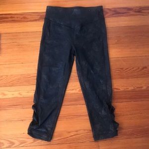 Black cropped Gap Fit leggings size small